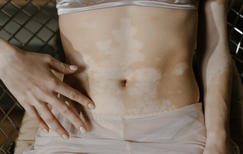 itchy belly button spiritual meaning