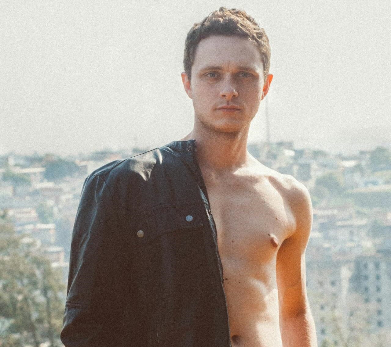 dream about being half dressed