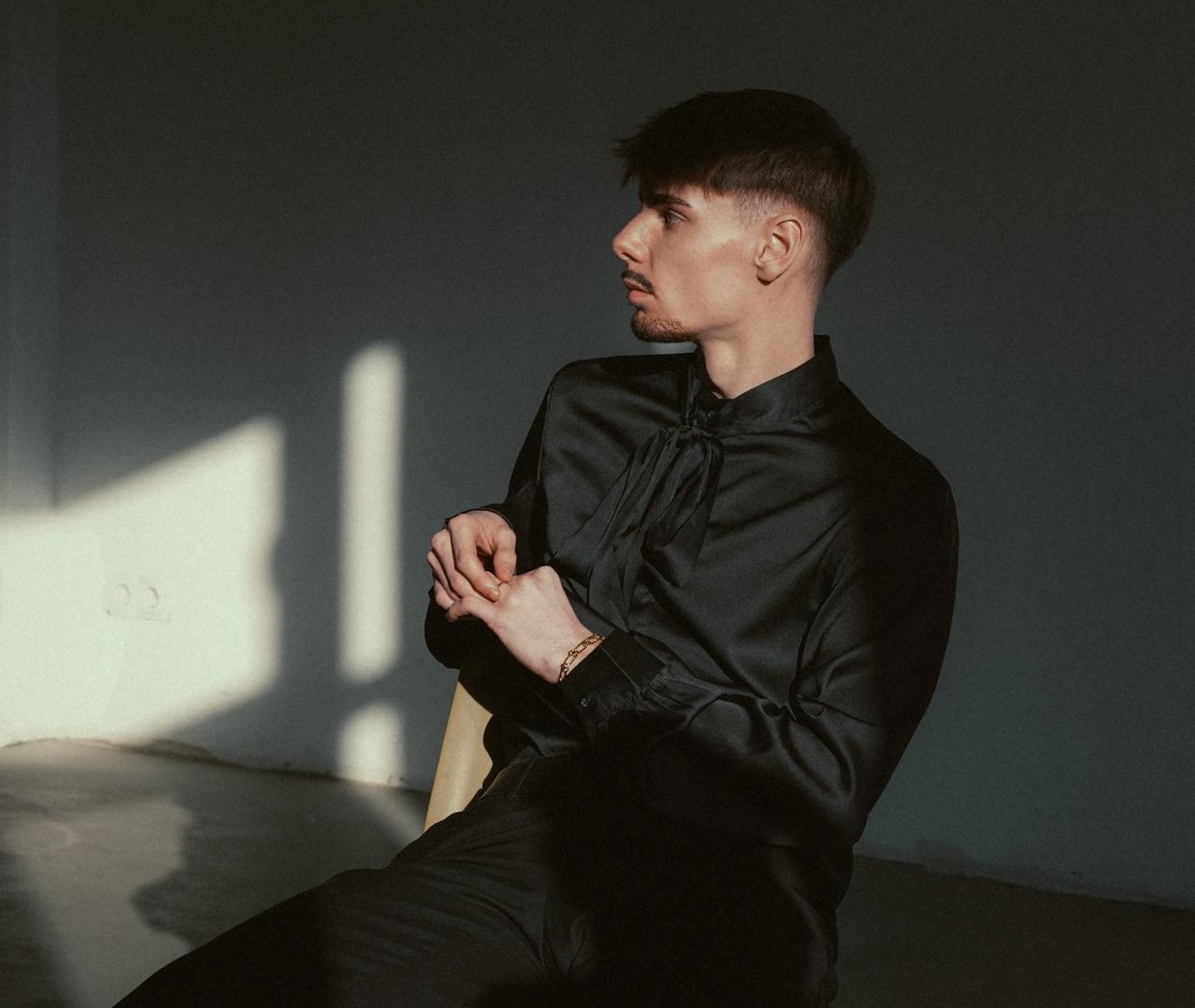 signs a pisces man is sexually attracted to you