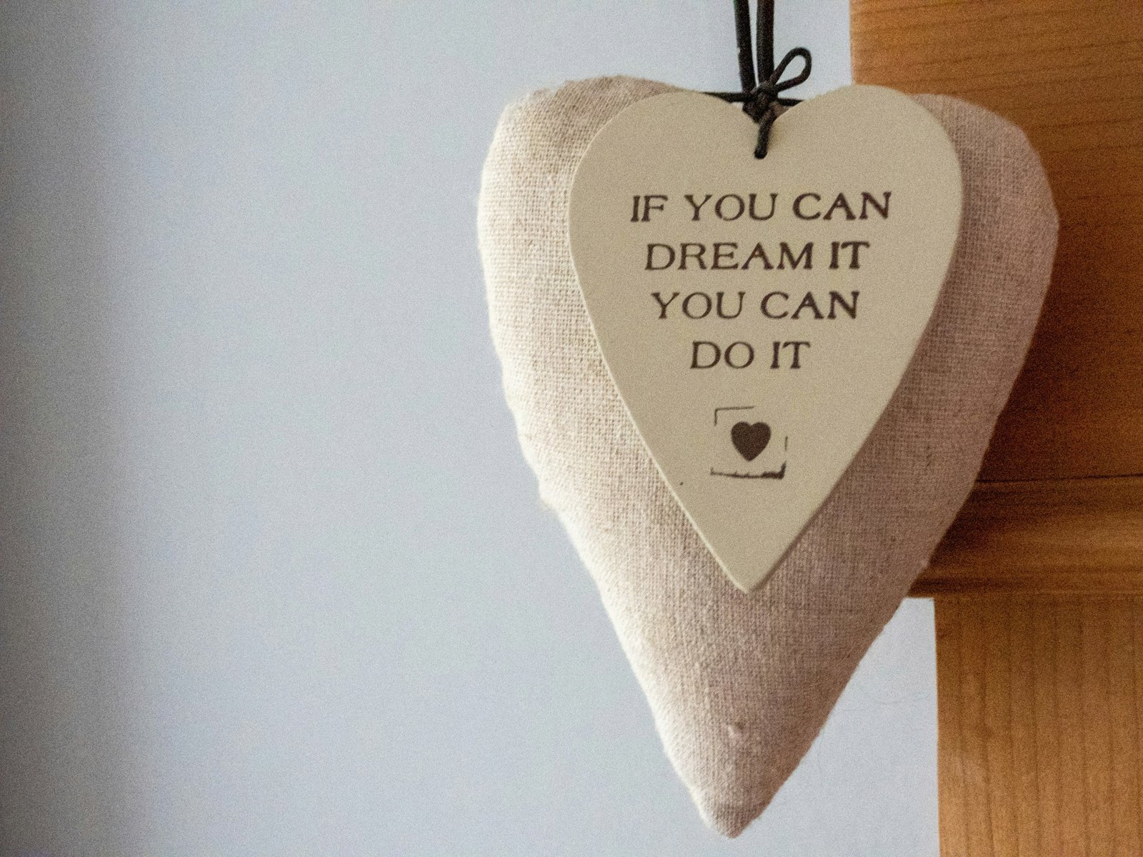 PinkPantheress: Real Name, Age, Height & Astrology